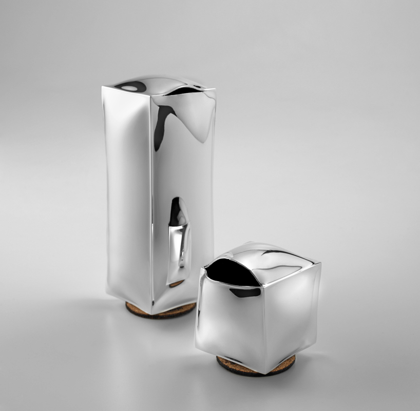 4p1b: 273 frozen water vases for de vecchi