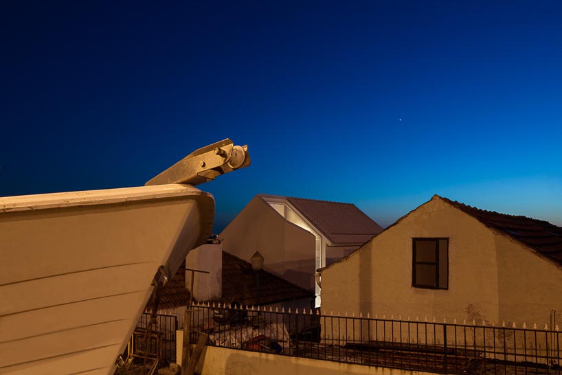 EZZO renovates flower house in suburban porto