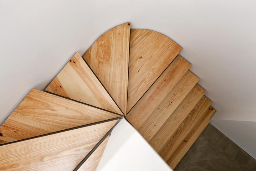 EZZO renovates flower house in suburban porto