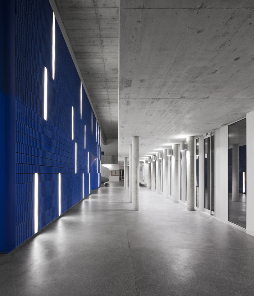 secondary school braamcamp freire pontinha by CVDB architectos