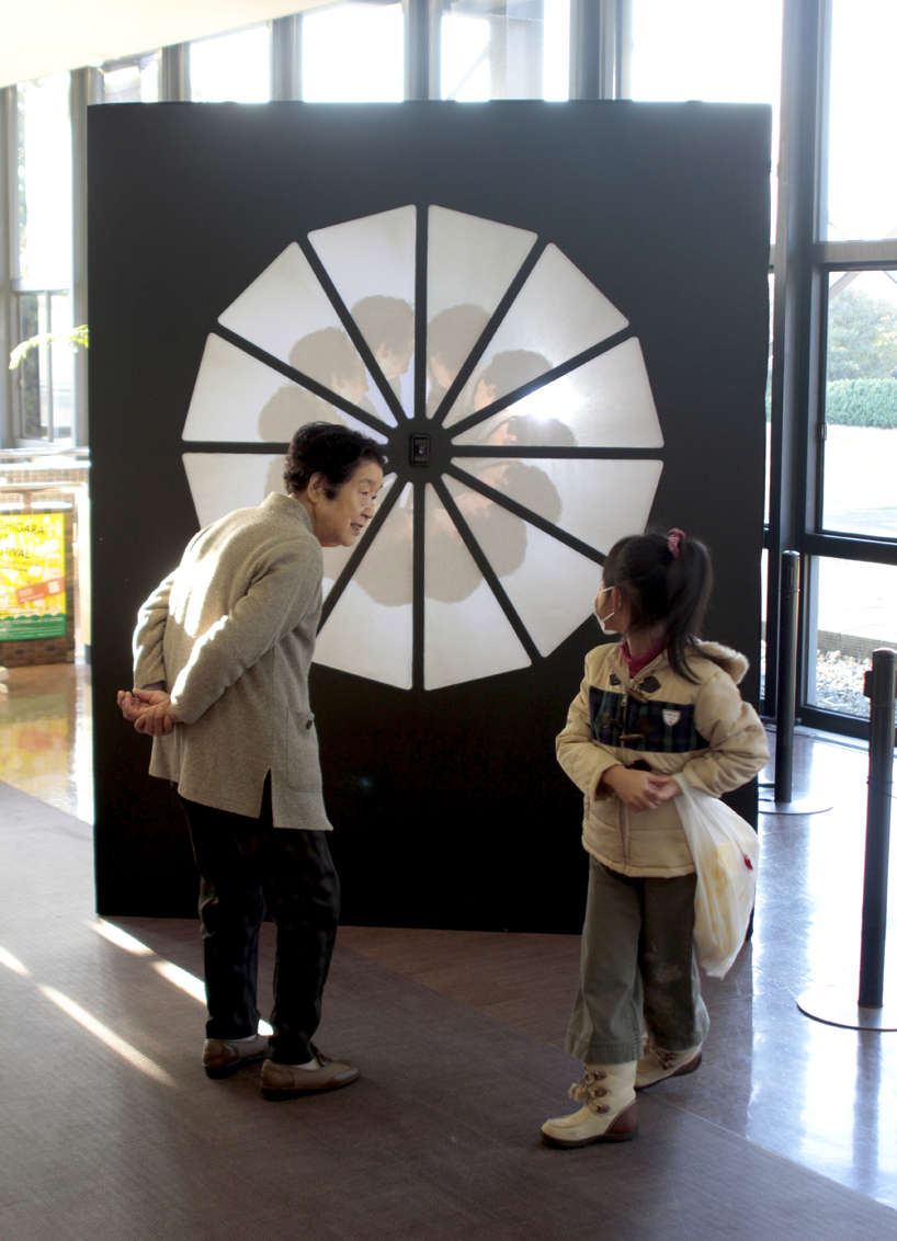 kaleidoclock interactive video installation and iPhone app by florian baron