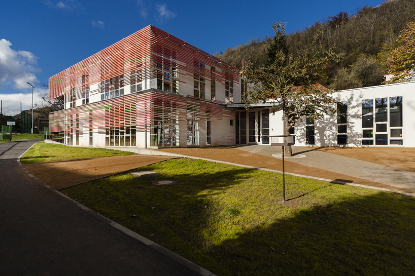 mid century elementary school addition in czech republic