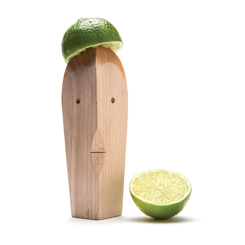 yaakov kaufman designs bruce, a juice squeezer for monkey business
