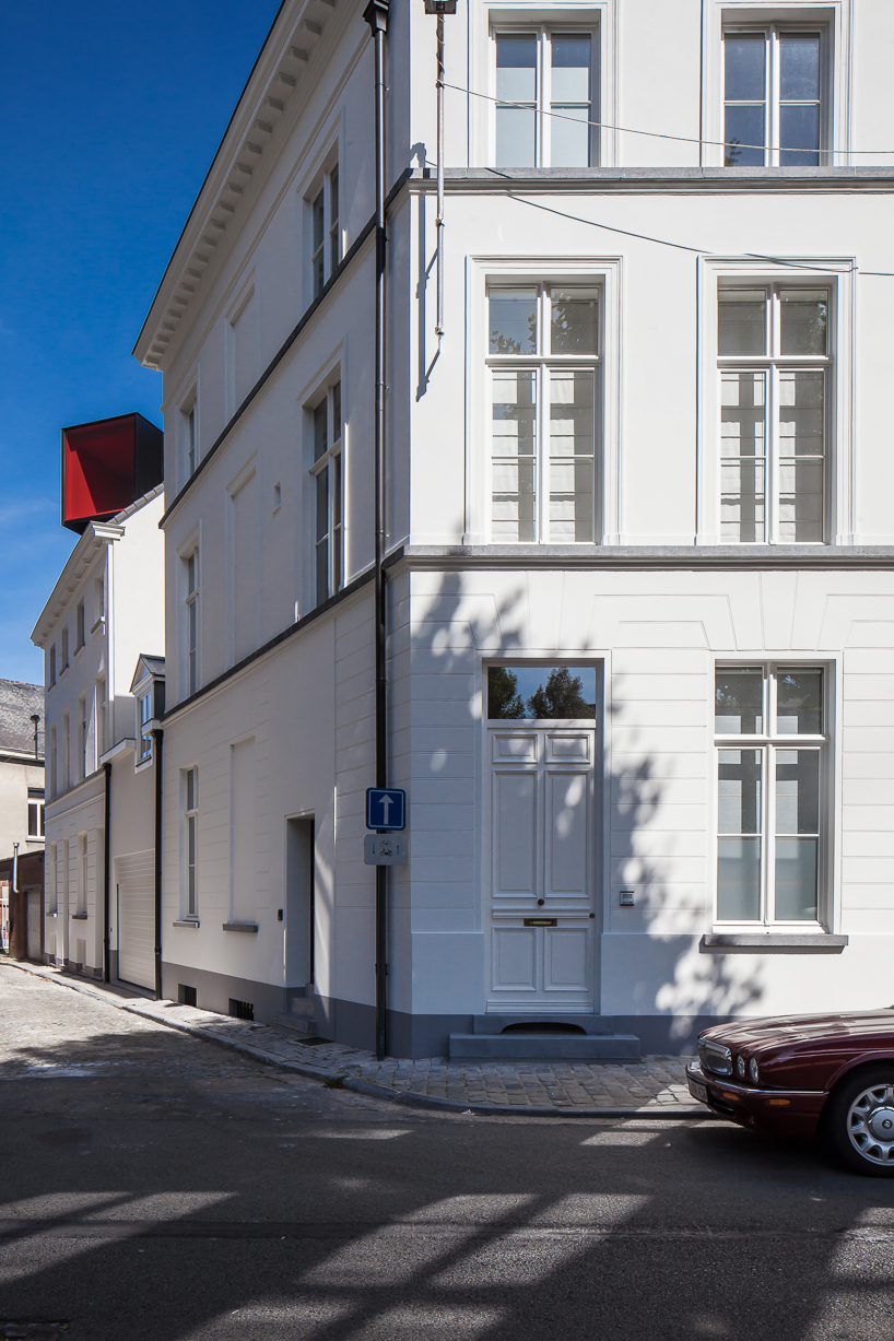 room on the roof: collective housing in brioolstraat by CAAN architecten
