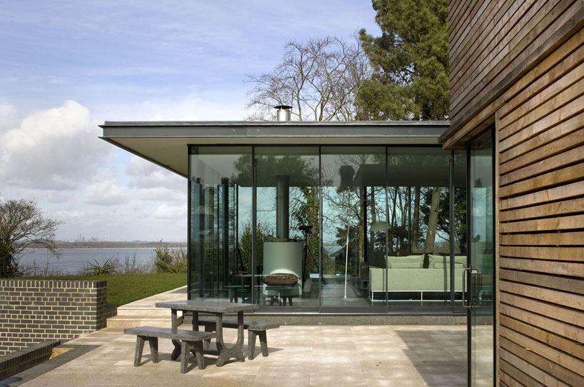 glass house by manser practice architects