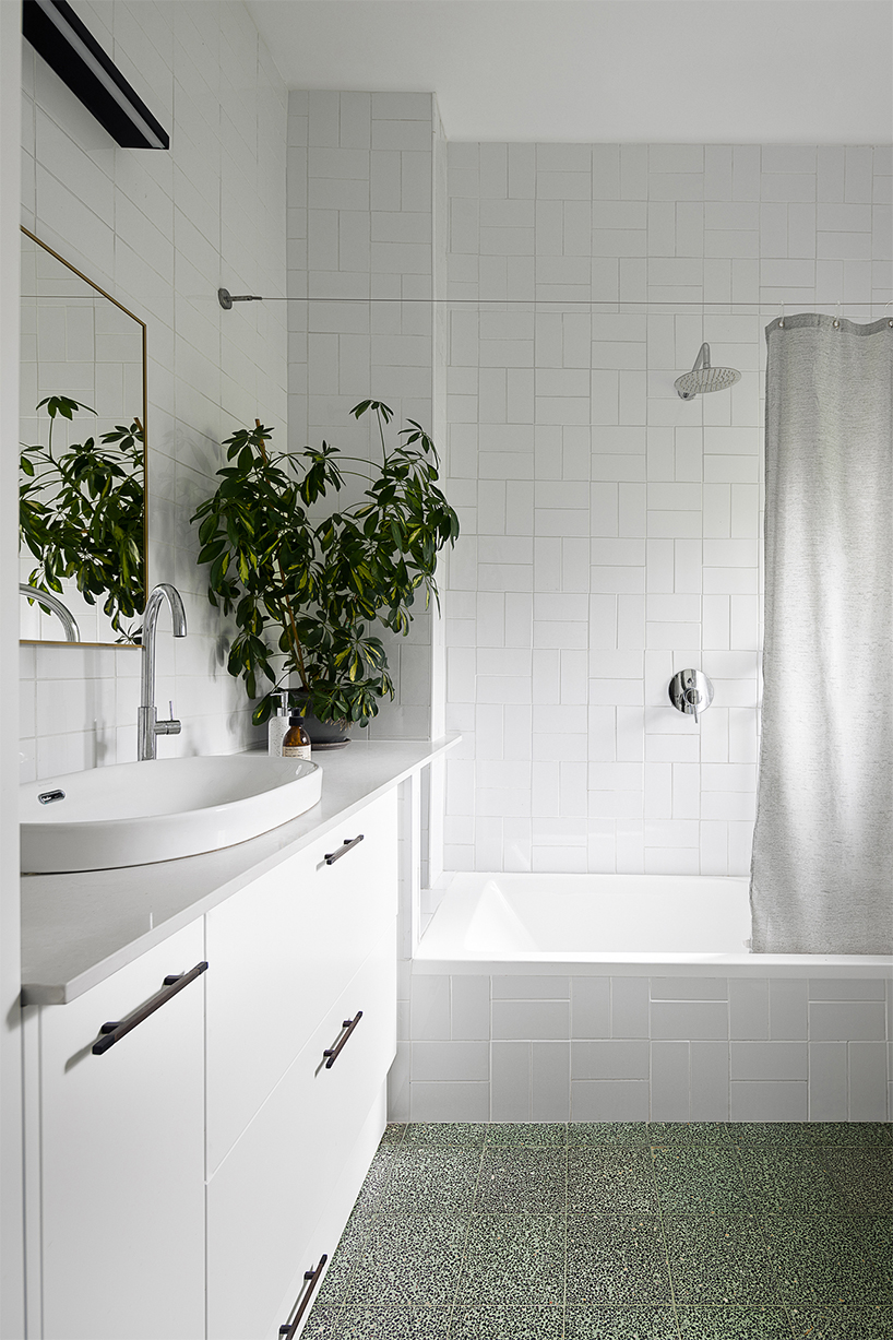 tel aviv library apartment 12