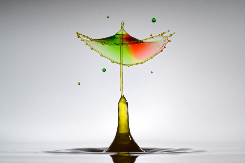 Water drop impact, high speed photograph - Stock Image - A180/0255 -  Science Photo Library