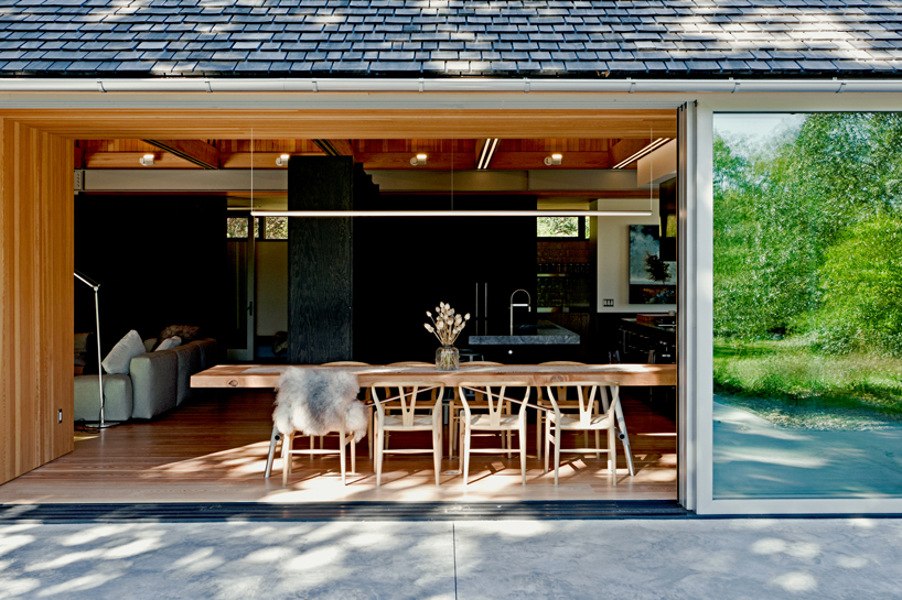 scott and scott architects complete 'saanich farmhouse' in canada designboom