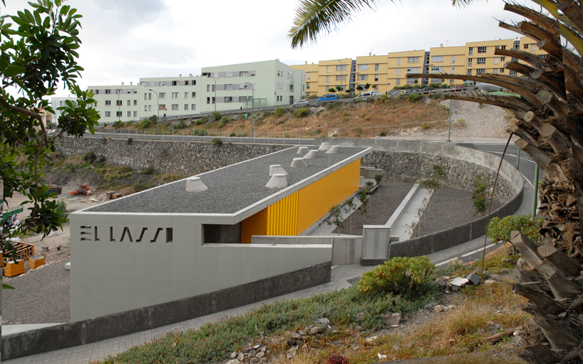 el lasso community centre by romera and ruiz architects