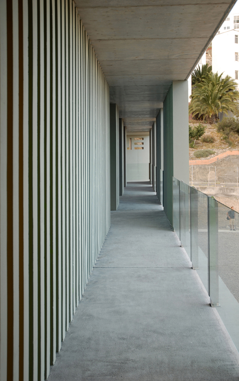 el lasso community centre by romera and ruiz architects