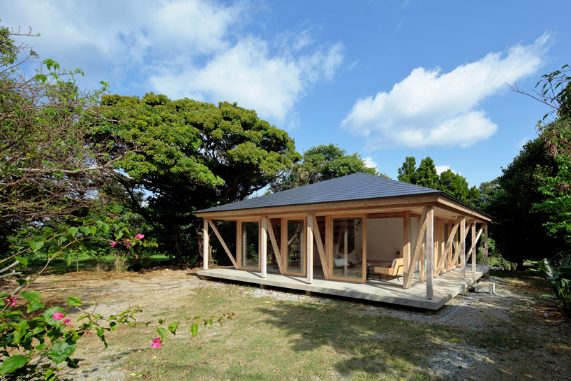 isshoarchitects shinminka house okinawa japan designboom