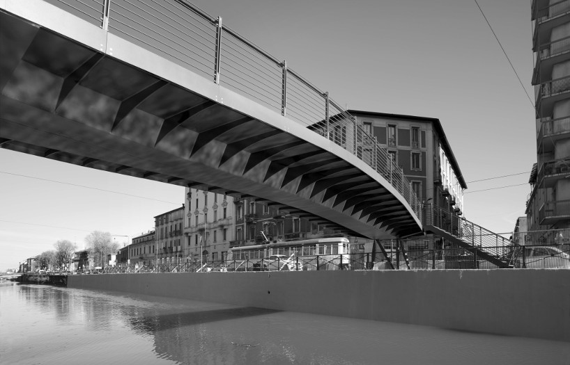 lombardini22 finishes pedestrian bridge in milan