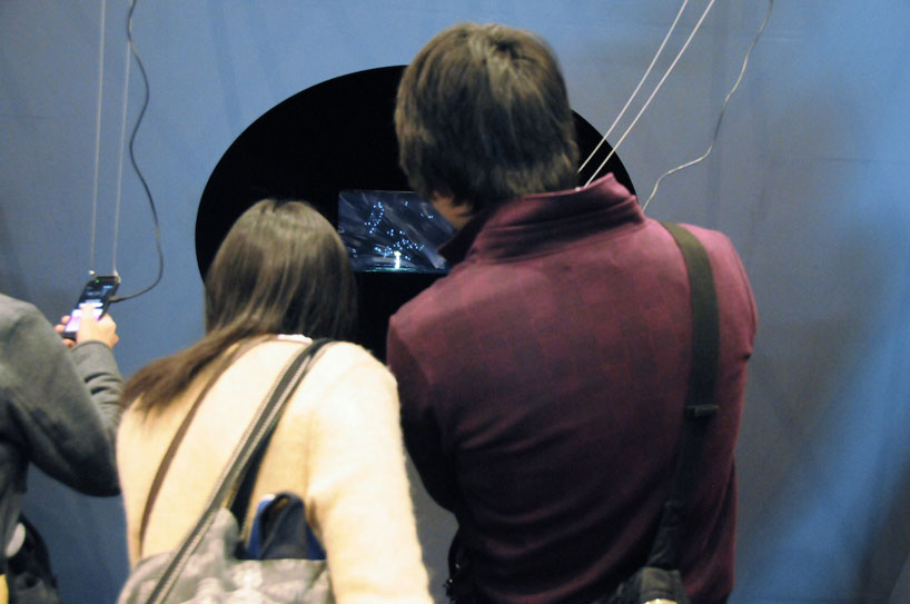 takayuki rokutan: simejection mapping onto shimeji mushrooms 