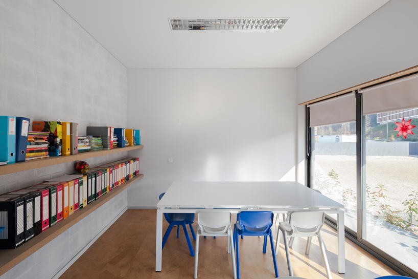 saavedrarquitectura builds brick clad school house in guimar&atilde;es