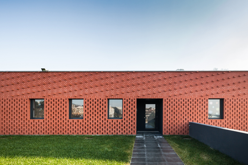saavedrarquitectura school house guimaraes portugal designboom