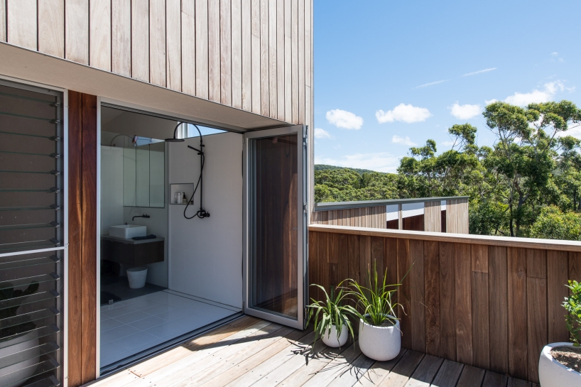 bourne blue architecture designs timber beach house for surfboard maker in australia