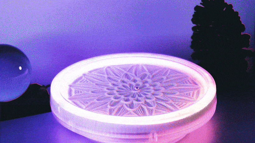 SANSARA mini: un reloj efímero que dibuja infinitos patrones en la arena