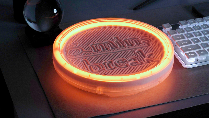 SANDSARA mini: an ephemeral timepiece that draws infinite patterns in sand