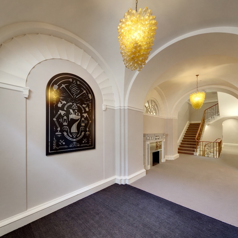 the office group's central london presidential office by acrylicize