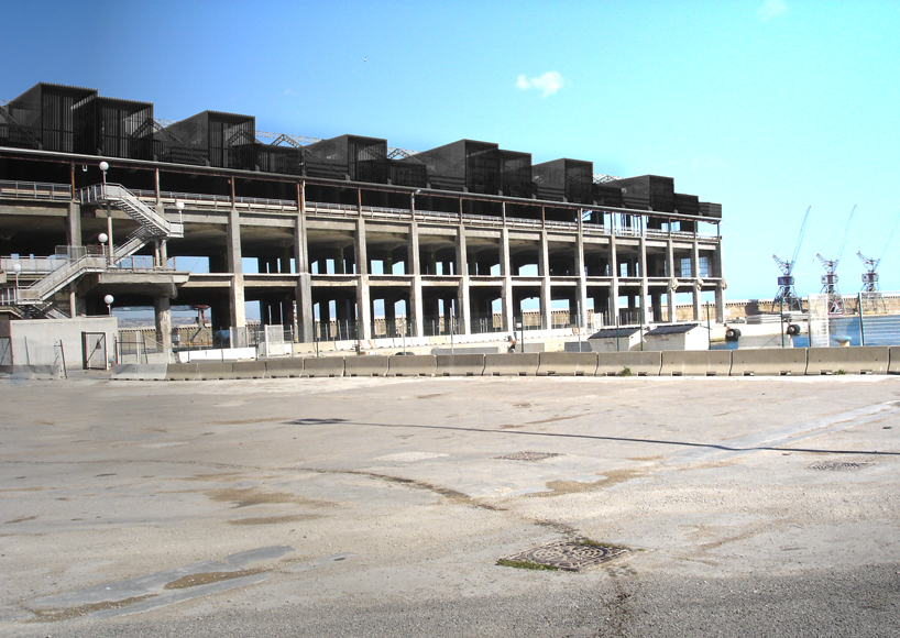 tramoni extends hangar J1 in marseille