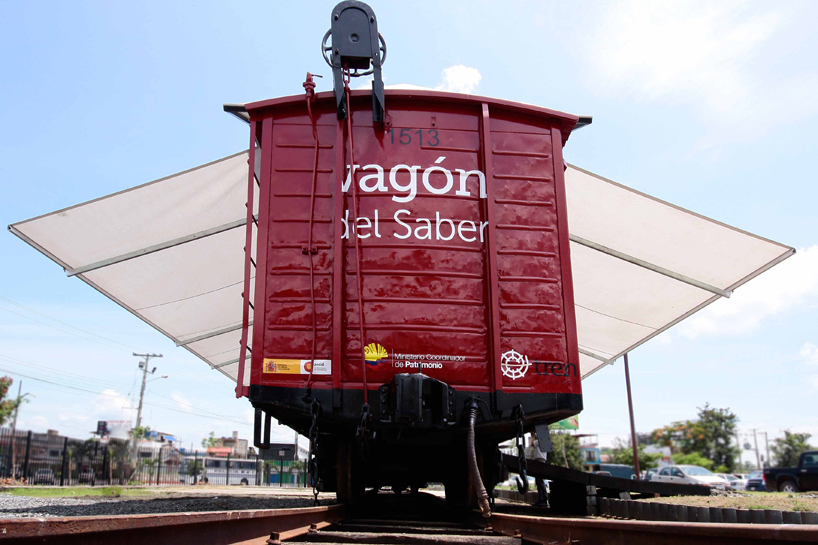al borde transforms rail cart into cultural knowledge train