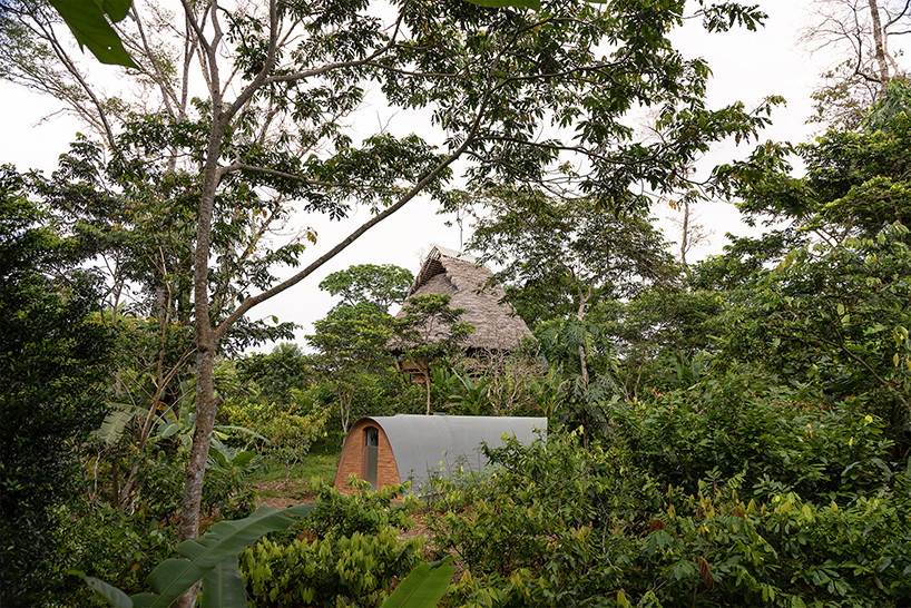made of earthen adobe vaults, al borde&rsquo;s biology lab rises from the amazonian rainforest - 3
