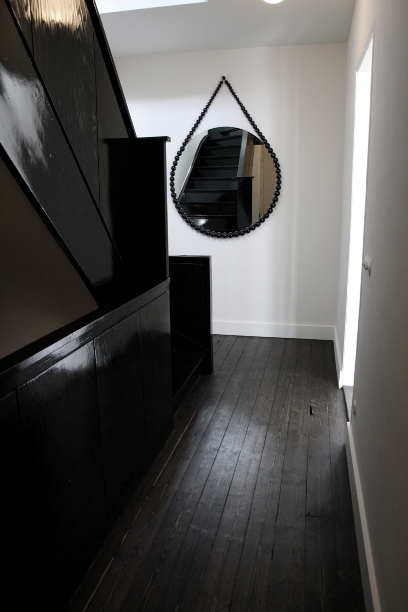 suspended bead mirror by vroonland en vaandrager