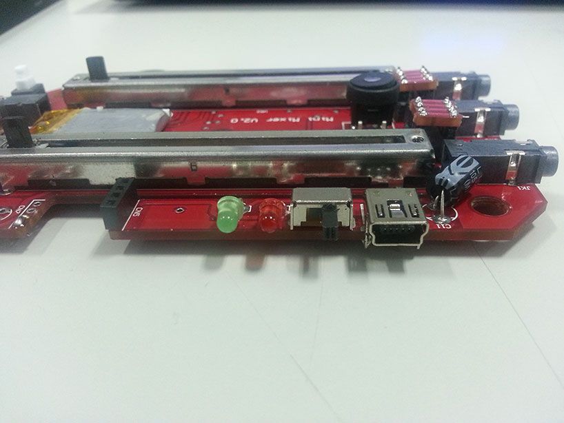 pepperdecks DJoclate II pocket-size music mixer