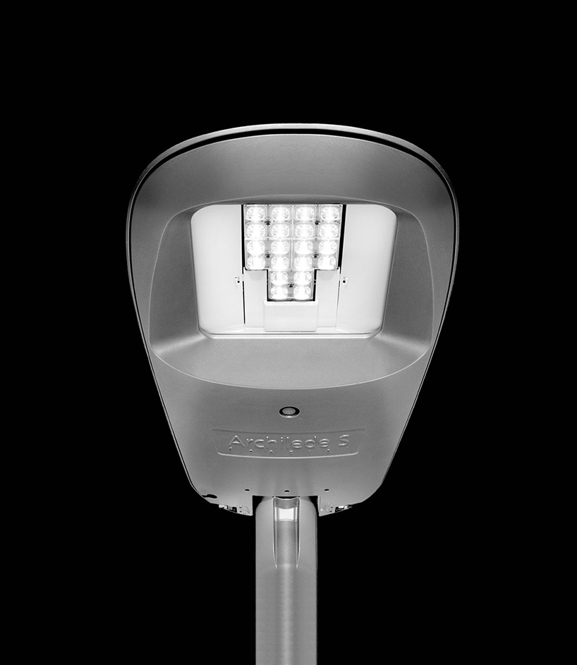 Archilede Enel Sole by iGuzzini illuminazione. iF Product Design Award 2010  - CityBuild Abu Dhabi 2010 - Li…