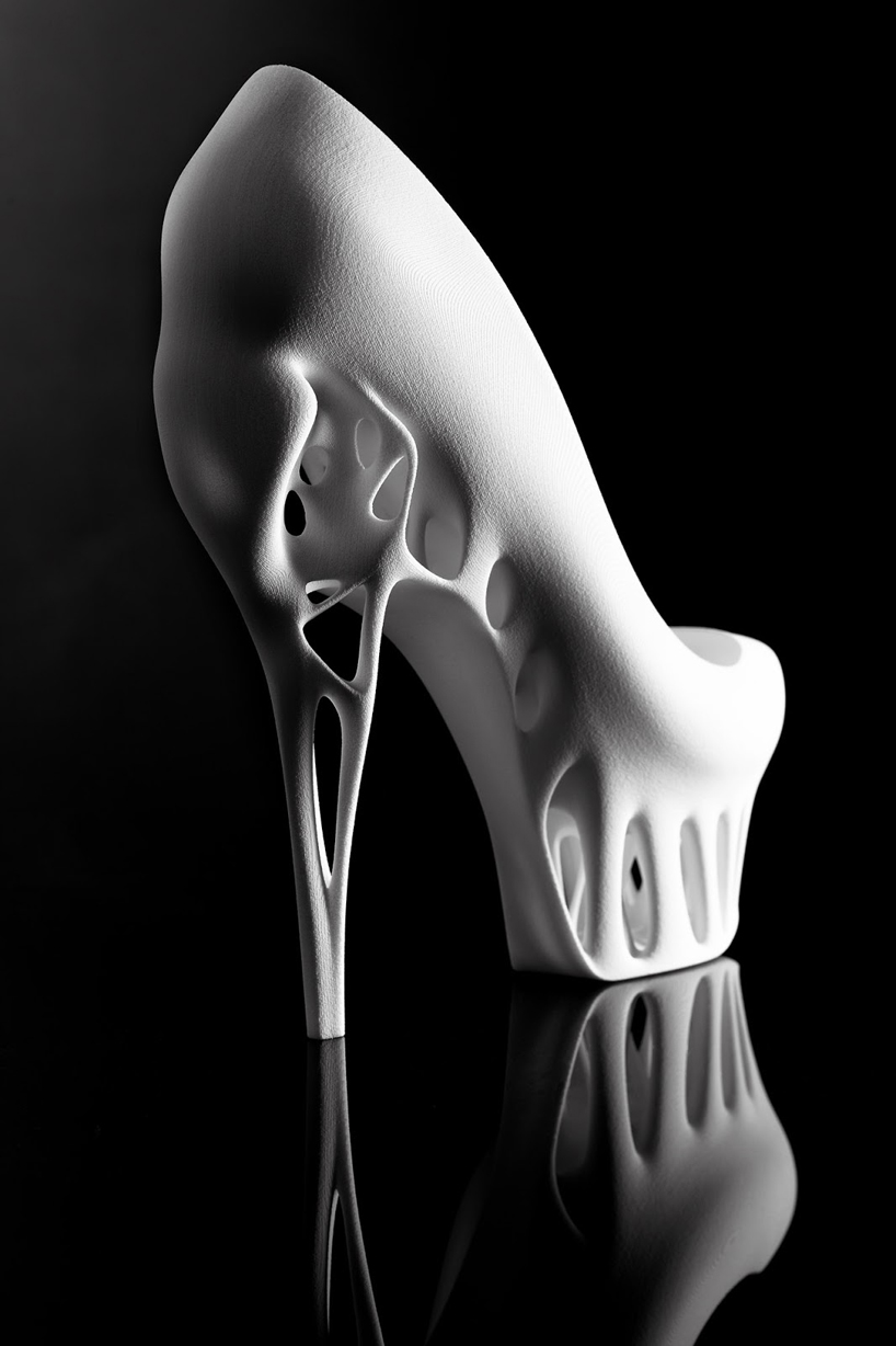 hybrid skins combines fashion with nanotechnology + cloning