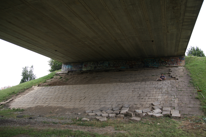 abandoned bridge urban intervention by esterni + atrium studio