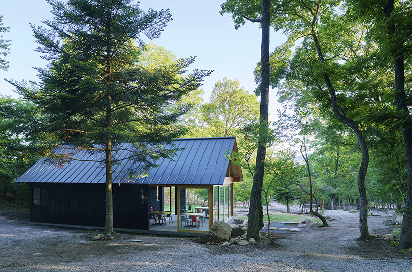 mori no terrace designs a subtle cafe amongst a luscious and green