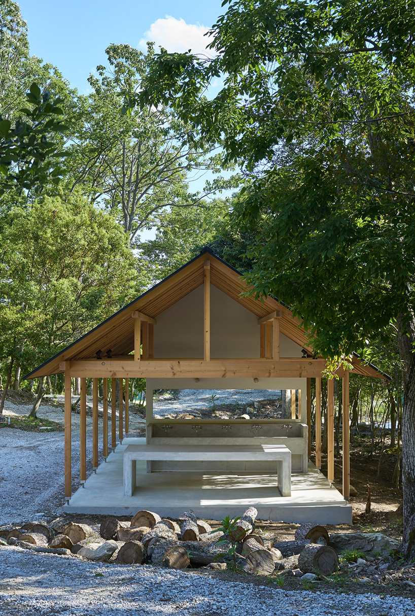 mori no terrace designs a cooking and restroom space for osaka's 10,000 sqm campground