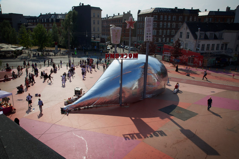 plastique fantastique's inflatable aeropolis community center