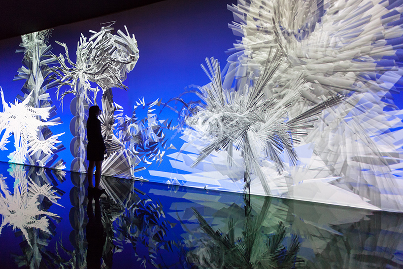 miguel chevalier generates a virtual reality of fractal flowers