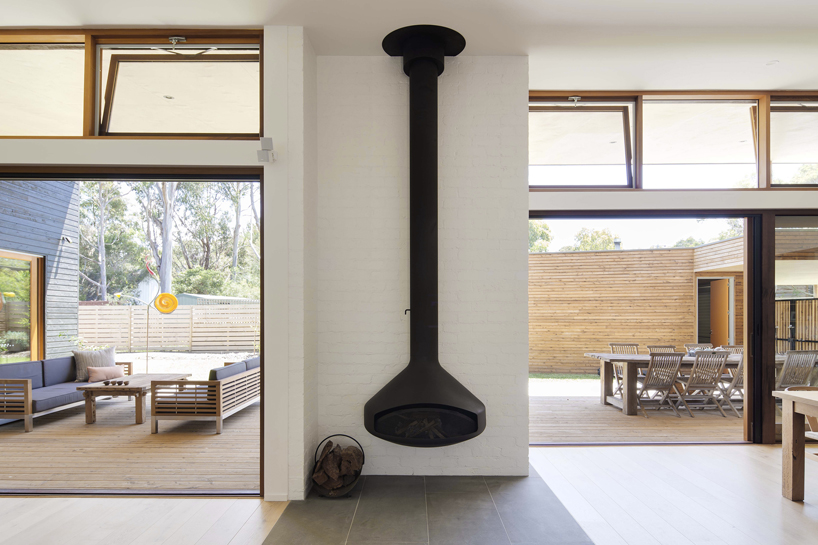 adrian bonomi designs expansive somers vacation home in australia