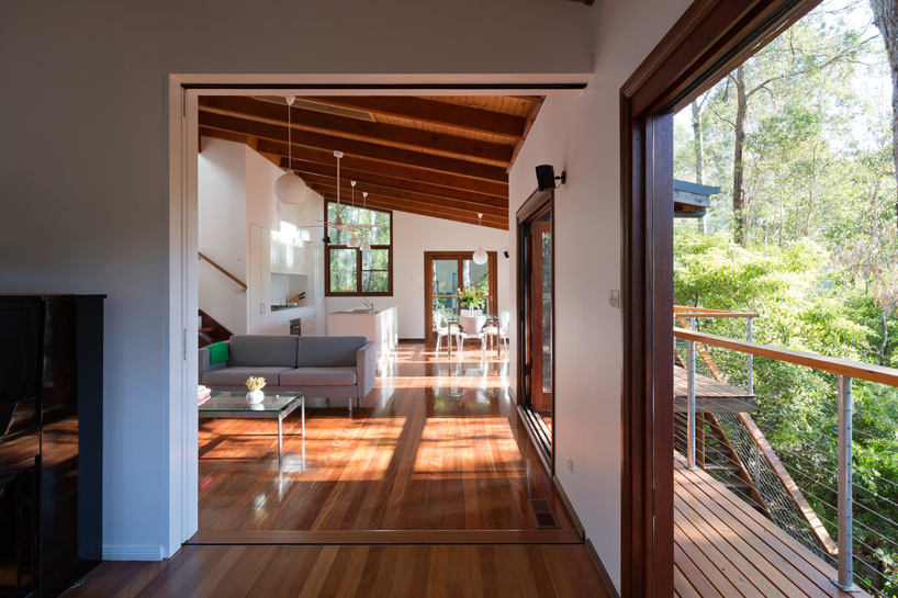 fearns studio expands folded south durras house in australia