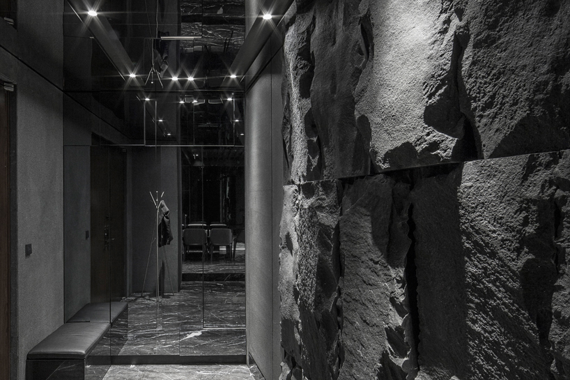 atelierii + just make design: luxurious home in black serenity