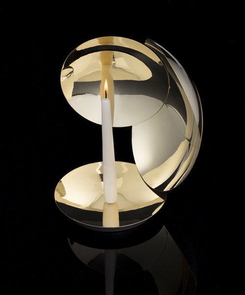 samuel wilkinson unveils shape-shifting candelabra for lobmeyr