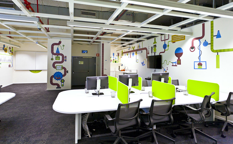 miki mottes animates the walls of israel's ebay lab 