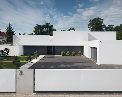 KMA architects unites house on the line of the horizon