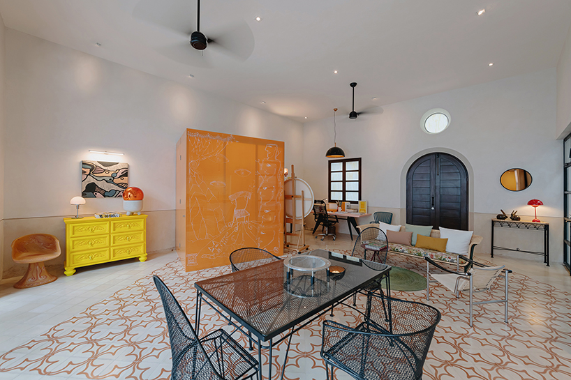 workshop architects fuses yucatecan + modernist elements in eclectic mexican home-studio