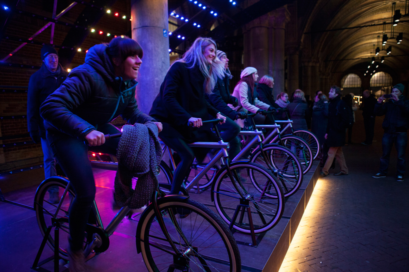VVM illuminates rijksmuseum passage with bicycle lightbattle