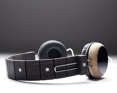 repurposed electric guitar pieces become ear-o headphone set