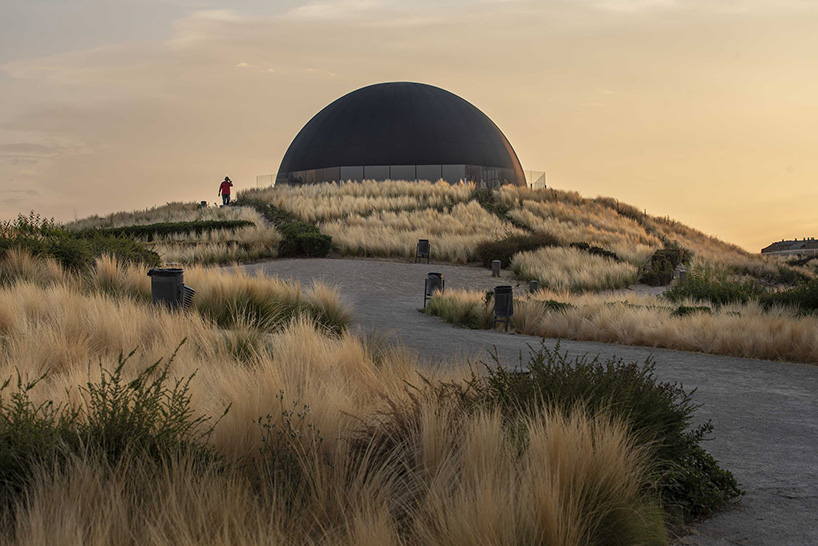 SpY reflects on oculus symbolism with black sphere