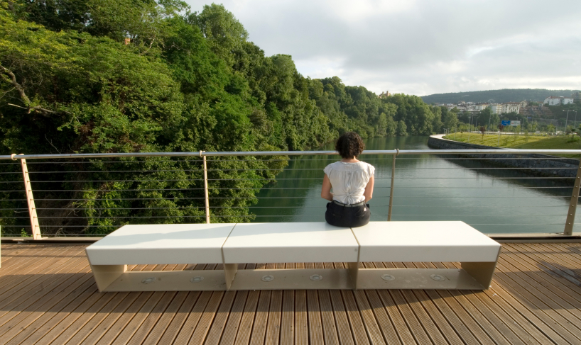 anta ingenieria civil curves footbridge over urumea river 