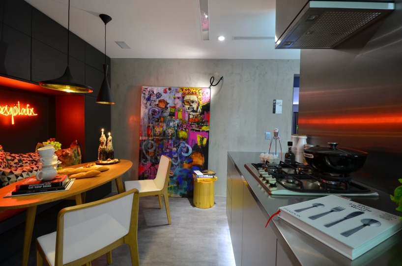 studio cinque blurs functional divisions with the live in kitchen