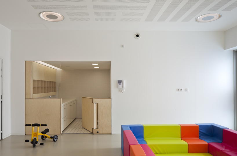 CFA wraps l'arbrisseau neighborhood center around terraces