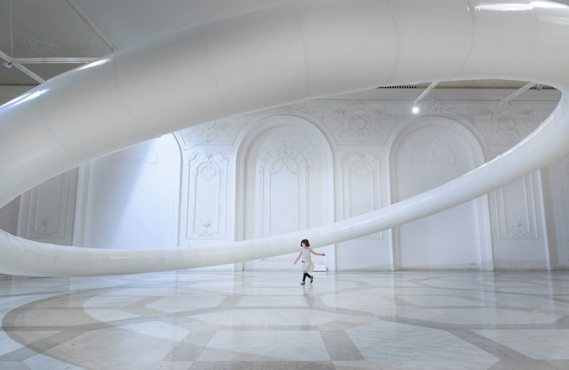vincent leroy fills gallery with hypnotic, undulating boreal halo