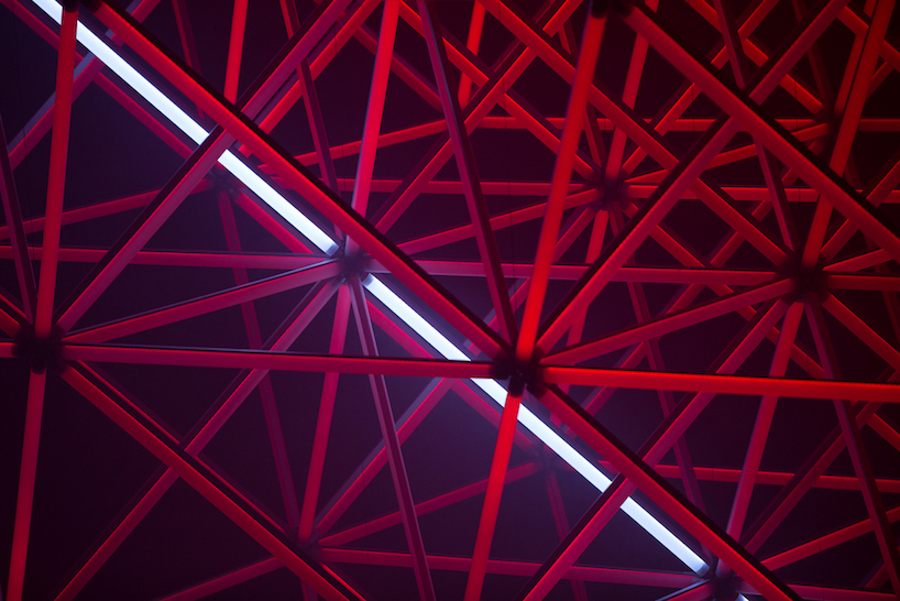 TETRO+A and WHITEvoid present network-like light structure for bright brussels festival